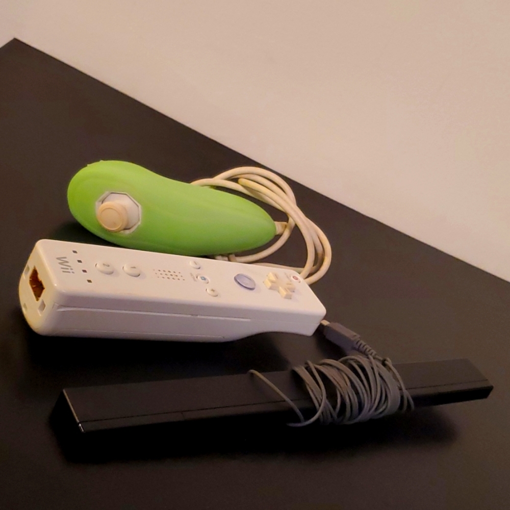Nintendo Wii Remote Controller Reciever and Nunchuck lot